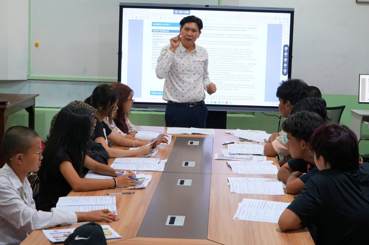 our Founder, Dr. Ye Tun Min, delivered an engaging Business Activity lesson